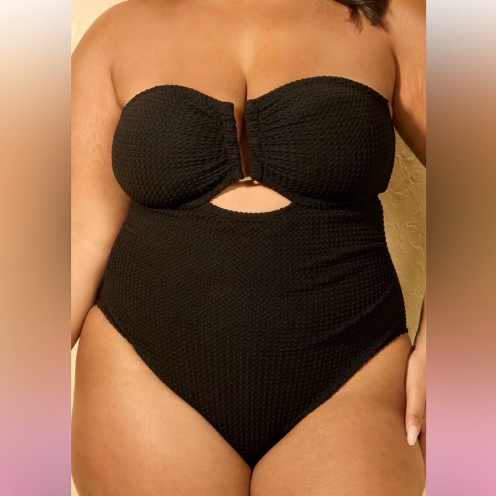 Shade & Shore Black Crochet U Wire Size 16  Swimsuit  (W188)